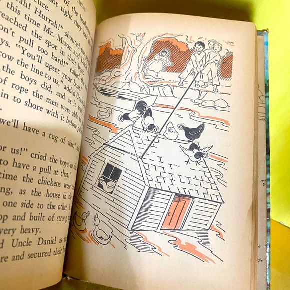 THE BOBBSEY TWINS IN THE COUNTRY VTG 1953 WHITMAN CELLO EDITION CHILDREN’S BOOK - Picture 6 of 12